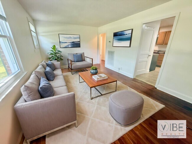 Foto del edificio - 902 Gibson Dr