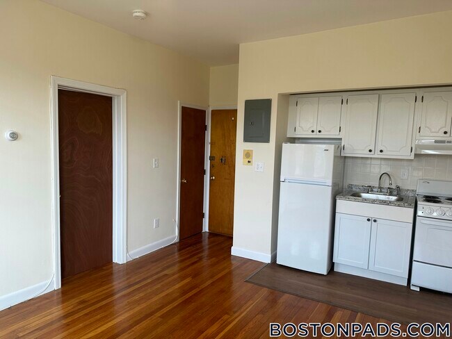 Foto del edificio - 64 Brighton Ave