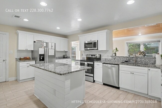 Building Photo - 412 Woodland Park Dr