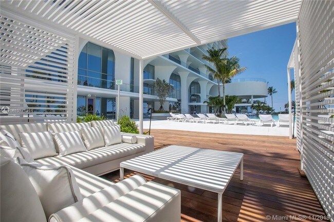 Foto del edificio - 16901 Collins Ave