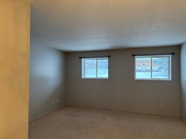 Photo du bâtiment - 2 Bed 2 Bath Unit in Olds, AB