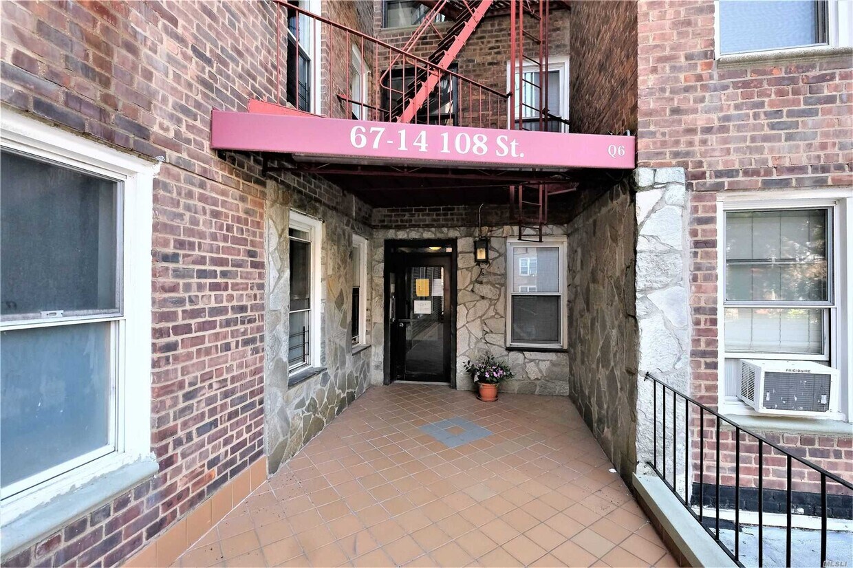 Primary Photo - 67-14 108th St