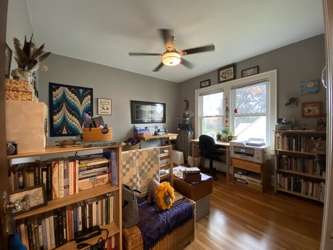 Building Photo - 4023 18th - Main Floor Duplex