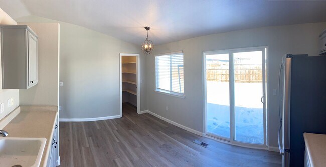 Foto del edificio - 3 bed, 2 bath home