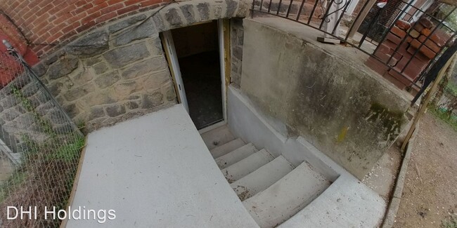 Building Photo - 4 br, 1 bath House - 1117 S Wilton St
