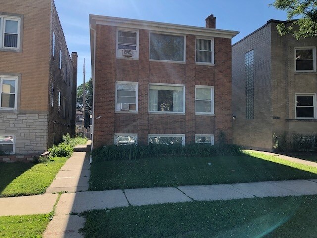 Primary Photo - 6230 N Whipple St
