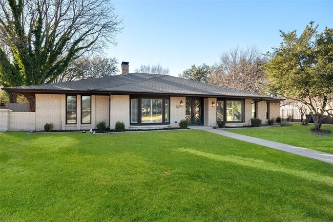Building Photo - 3722 Shady Hill Dr