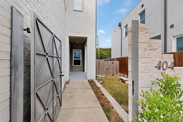 Building Photo - 404 Templeton Dr