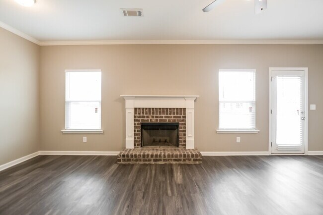 Foto del edificio - 619 Fieldcrest Dr