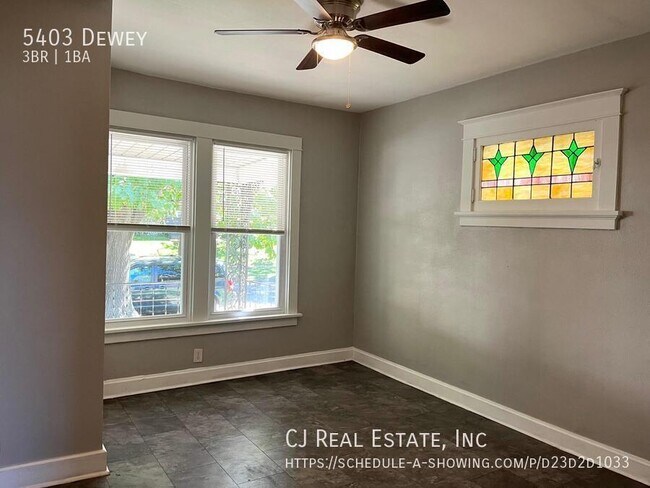 Foto del edificio - 5403 Dewey Ave