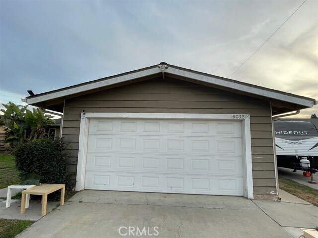 Building Photo - 6032 San Lorenzo Dr