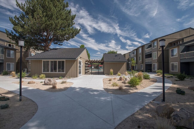 Building Photo - Keyway Apartments