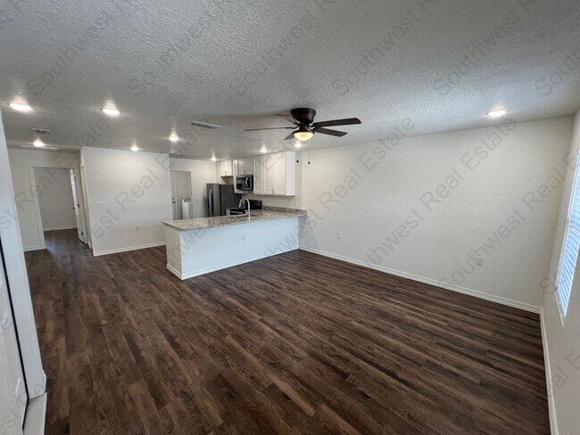 Foto del edificio - 2129 Bobwhite Ct