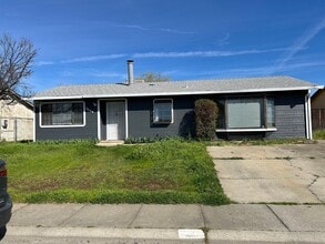 Building Photo - 2363 Vía Cedro