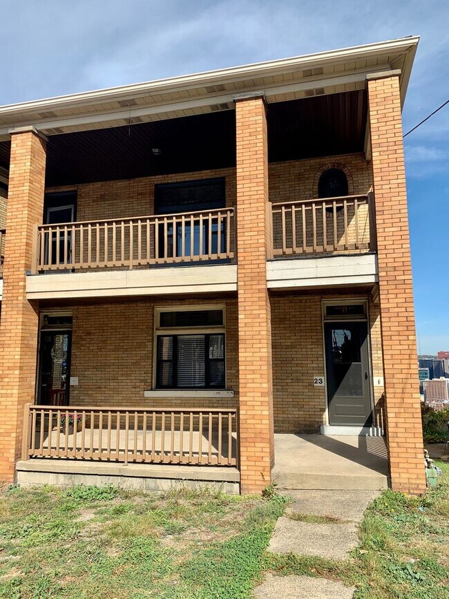 Foto del edificio - 21-23-23 Bailey Ave