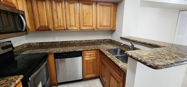 Building Photo - 12154 St.Andrews Pl