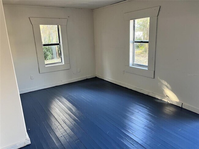 Foto del edificio - 1290 Henson Ln