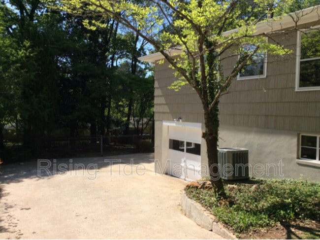 Building Photo - 533 Zinnia Ln