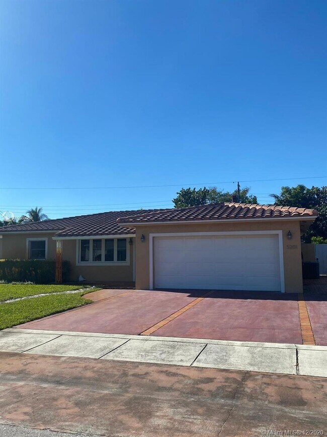 Building Photo - 5201 NE 1st Ave.