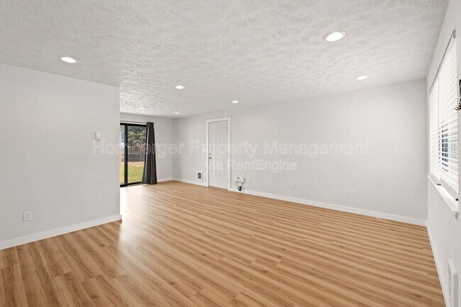 Foto del edificio - 1609 E 1st Ave