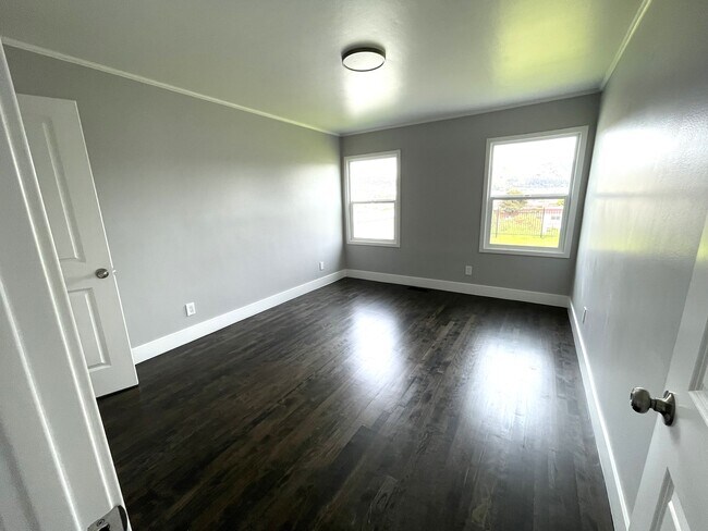 Building Photo - 1812 Louvaine Dr