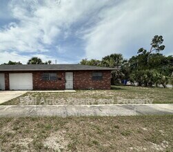 Building Photo - 303 W Myrtle St