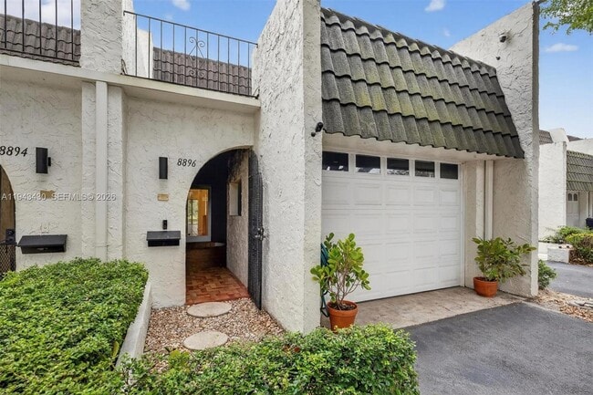 Foto del edificio - 8896 SW 62nd Terrace