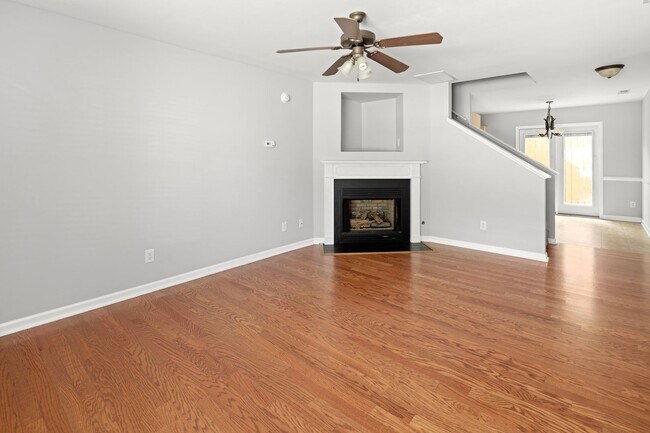 Foto del edificio - Lovely Townhome - Great Fletcher Location!