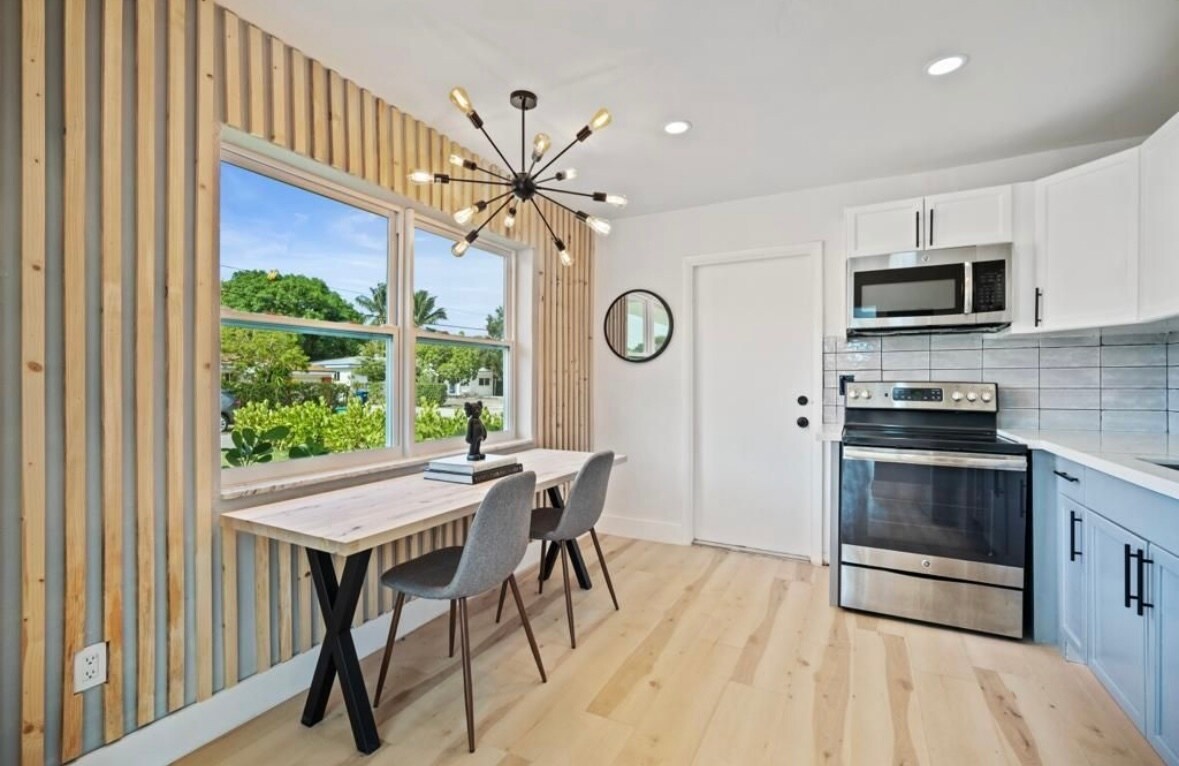 Foto principal - 1521 NE 148th St