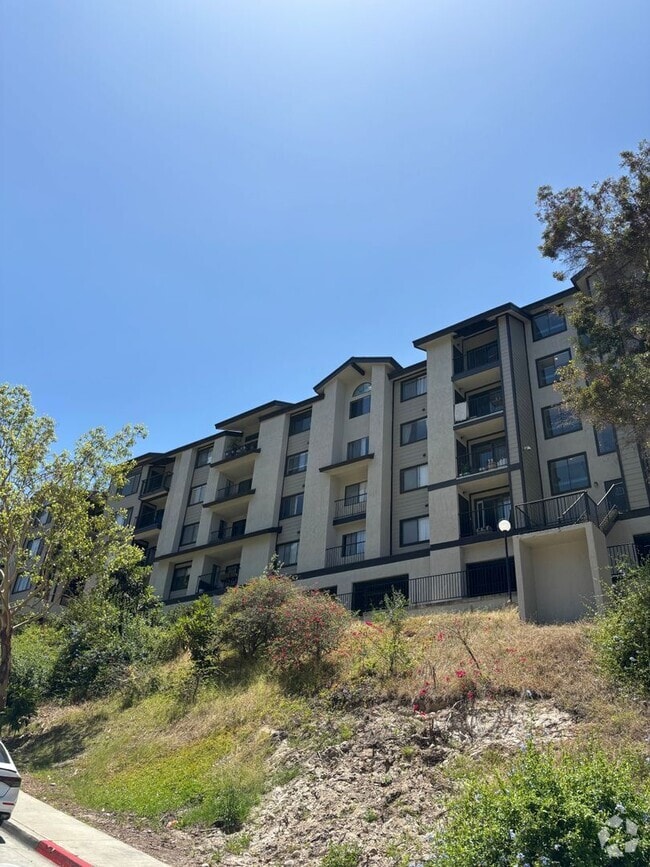 Building Photo - 3980 Faircross Pl