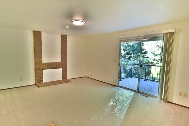 Building Photo - 3Bd/1.75Ba Redmond House