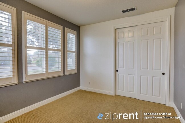 Building Photo - 1003 Azuar Drive