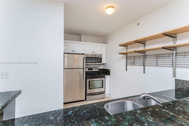 Foto del edificio - 425 NE 30th St