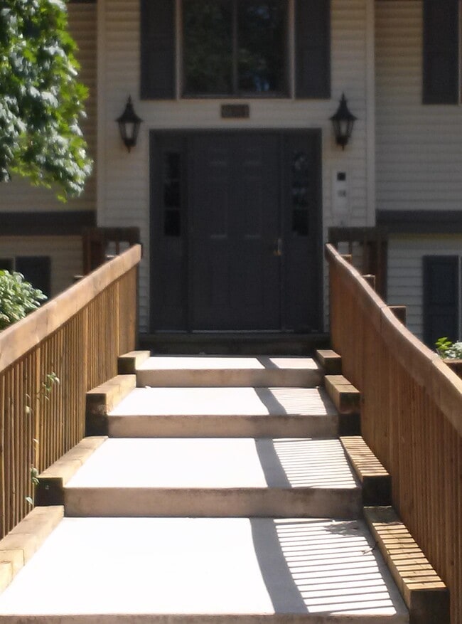 Building Photo - 6081 Danford Creek Dr