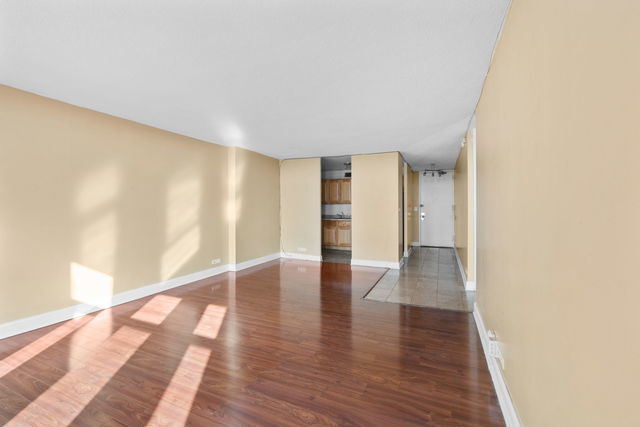 Building Photo - 6700 S South Shore Dr