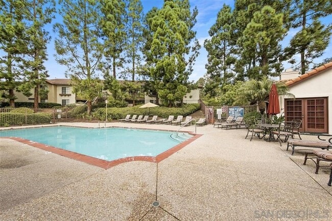 Foto del edificio - Remodeled 1br/1ba ground floor condo at Del Mar Villas in Carmel Valley