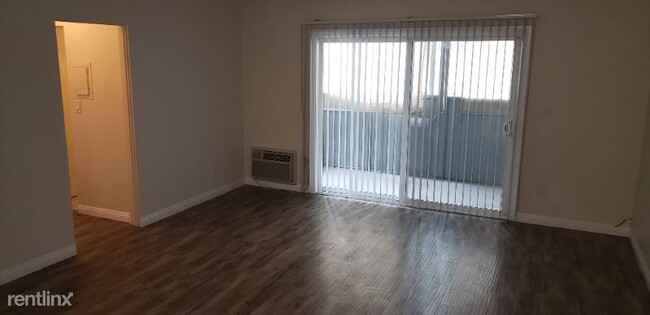 Building Photo - 11030 Moorpark St