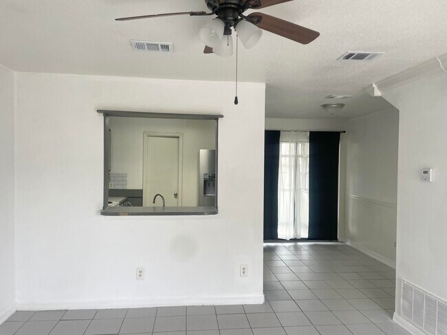 Foto del edificio - 710 Legion Dr