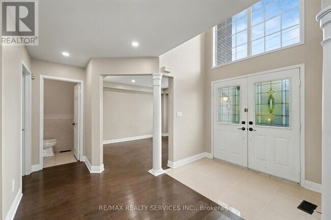 Building Photo - 1032 Blueheron Blvd