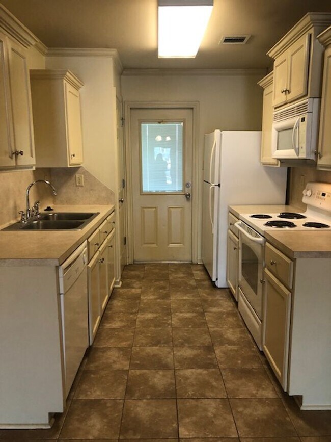 Foto del edificio - 109 Country Ln