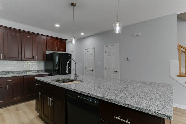 Foto del edificio - 1436 W 39th St