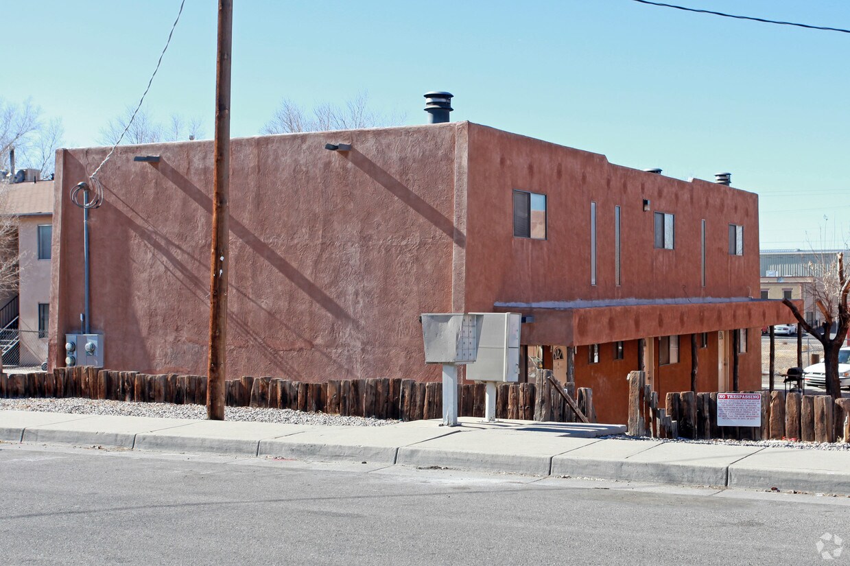 Building Photo - 3505-3509 Lafayette Dr NE