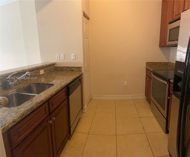 Foto del edificio - 3001 NE 185th St