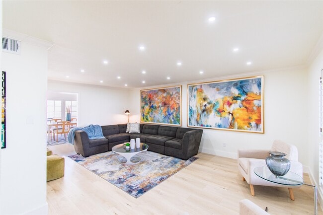 Foto del edificio - 5805 Valley Forge Dr