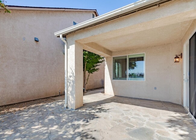 Building Photo - European Parc, two-story, home backing to ...