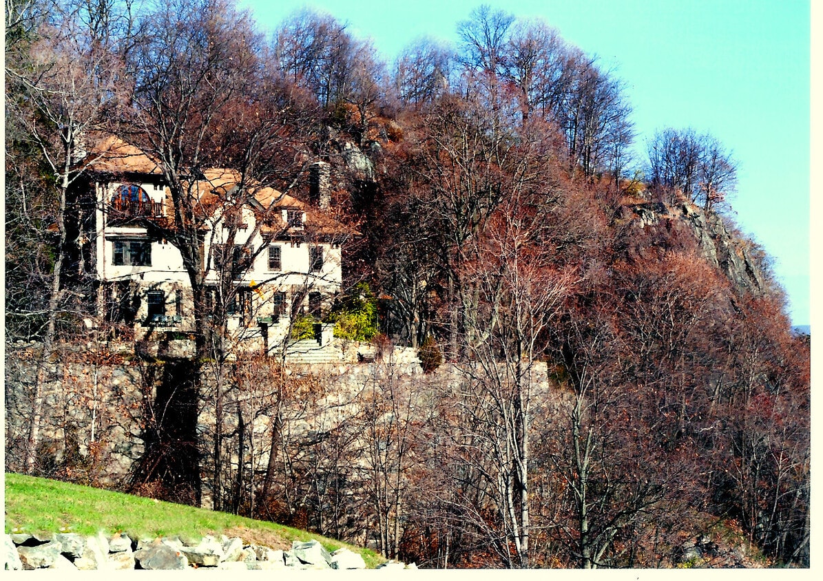 27 b Ln Unit 1 North, Highland Falls, NY 10928 Apartments in