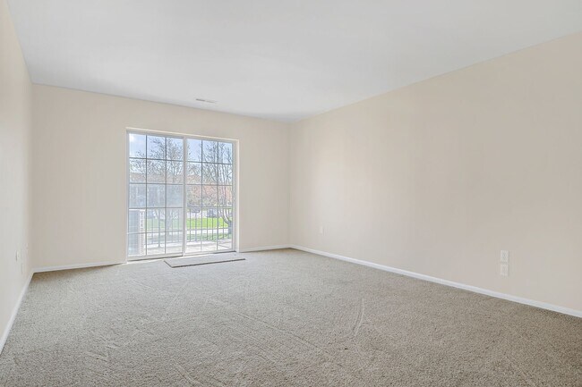 Building Photo - 1 Bedroom 1 Bath 3rd floor apartment in Ca...