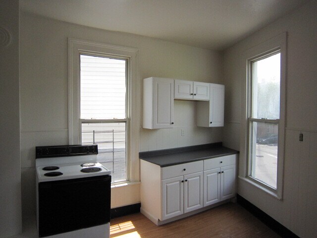 Building Photo - 598 East St