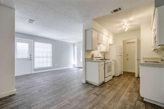 Building Photo - 5008 Copperbend Blvd