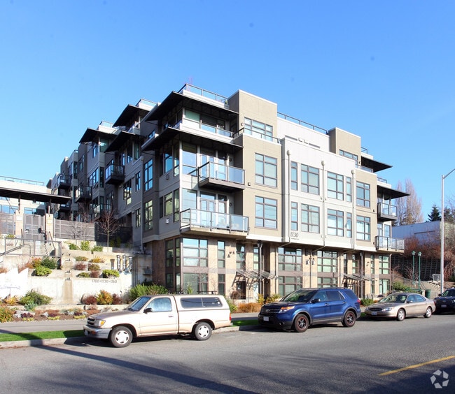 Building Photo - 1730 N Northlake Way N